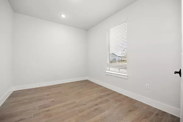 Austin, TX 78744,7912 Corrigan PASS