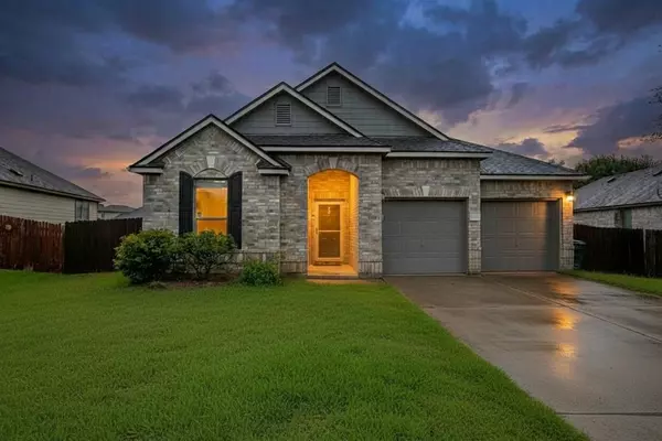 345 Apricot DR, Kyle, TX 78640