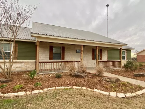 Carmine, TX 78932,103 Bluebonnet ST