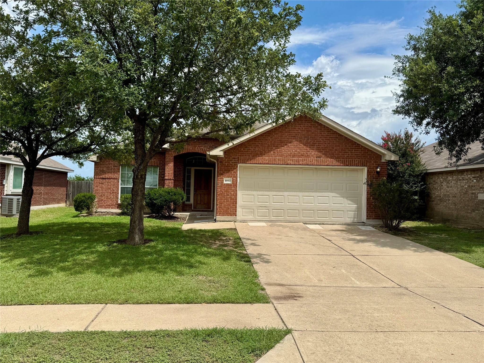 1692 Amberwood LOOP, Kyle, TX 78640