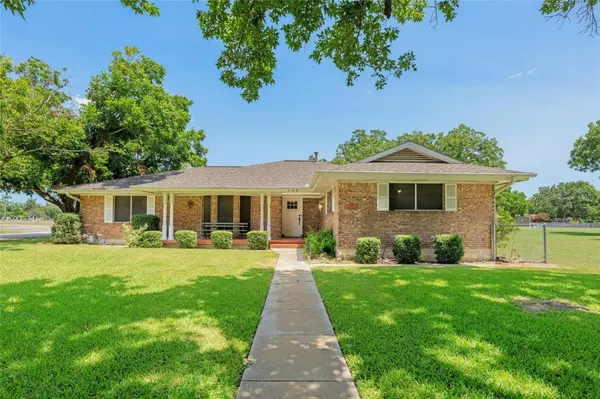 308 W Quinn ST,  Thorndale,  TX 76577