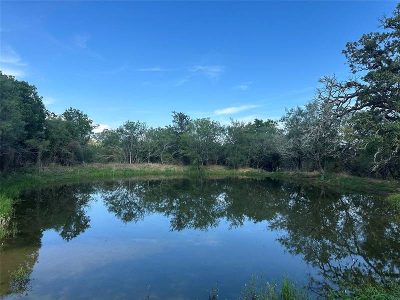 590 Coastal Lane, Luling, TX 78648