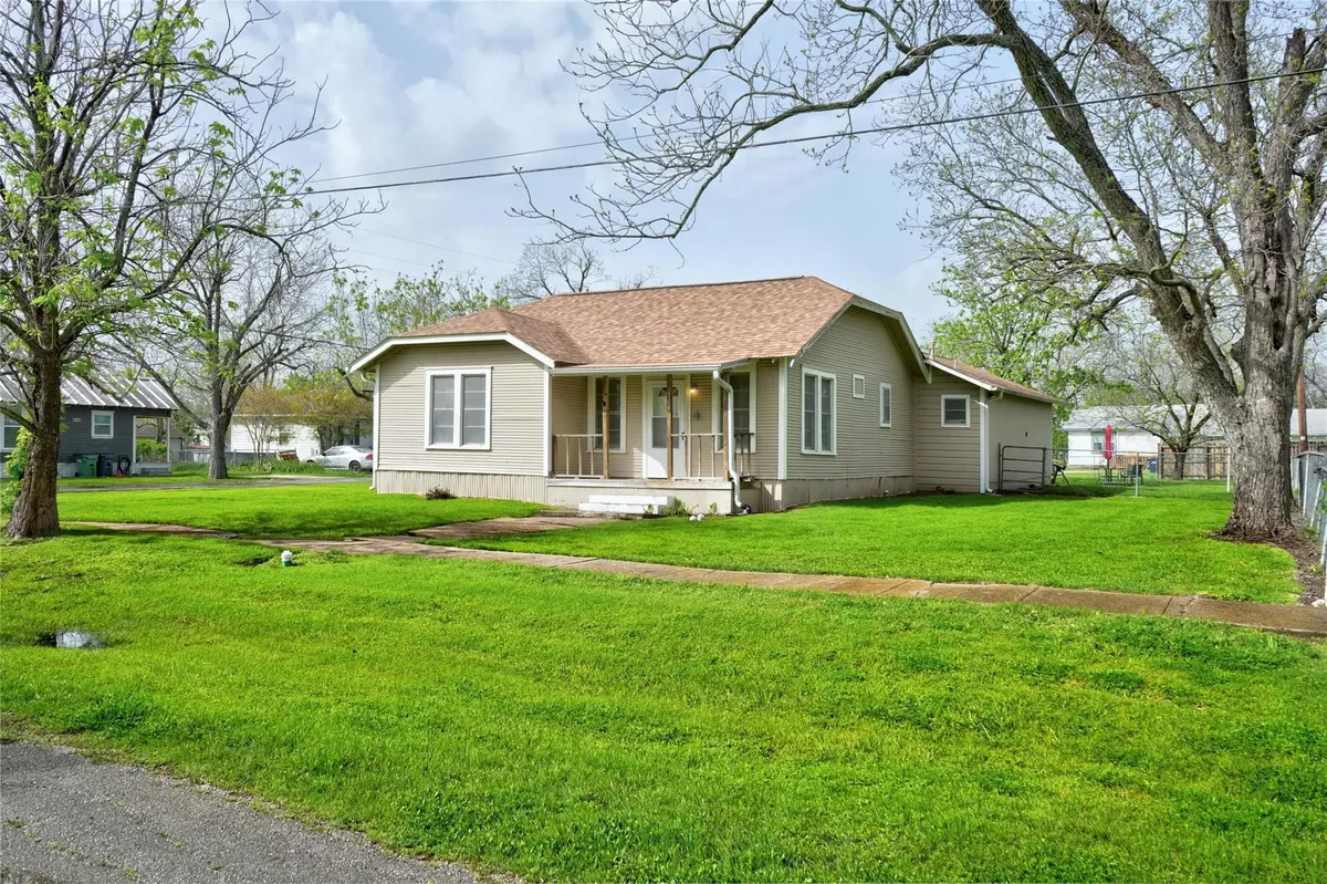 Granger, TX 76530,304 S Roswell ST