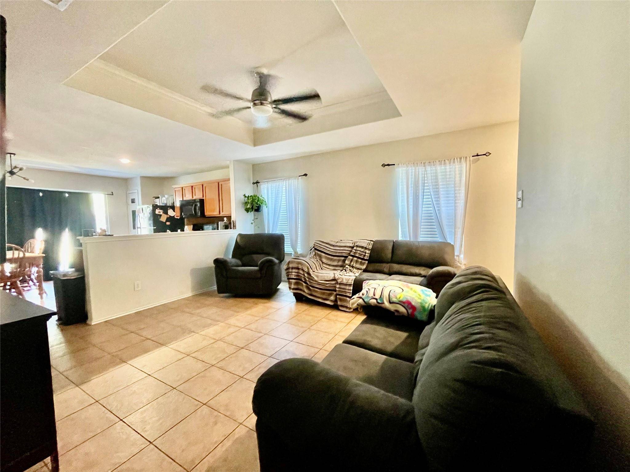 Buda, TX 78610,121 Lynn Crest BND