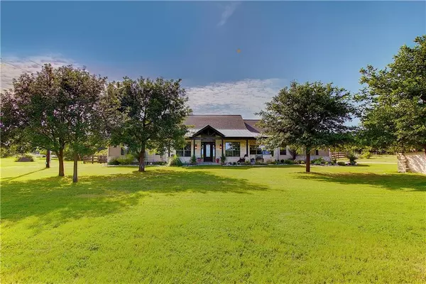 105 Lariat LN, Dripping Springs, TX 78620