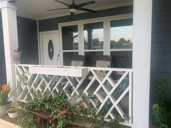 Thorndale, TX 76577,307 W Front Street ST SW