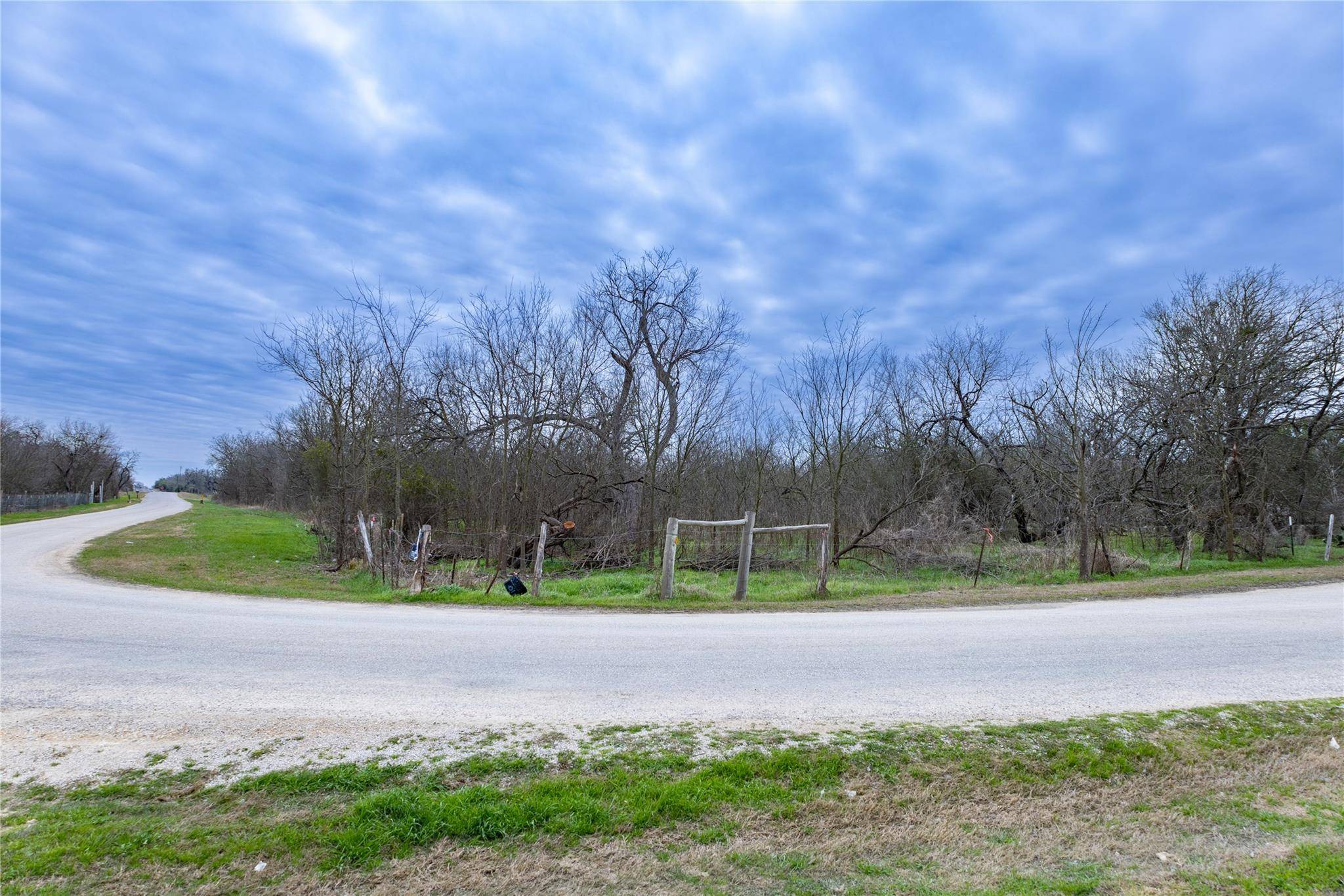 Luling, TX 78648,301 Union Hill RD