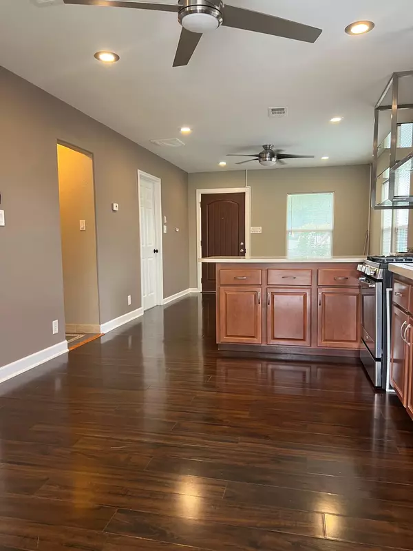 Austin, TX 78704,2715 S 1st ST