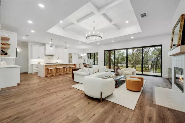 360 Judy DR,  Dripping Springs,  TX 78620