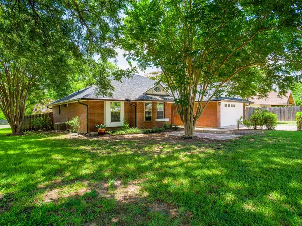 Meadowlakes, TX 78654,183 Cypress PT