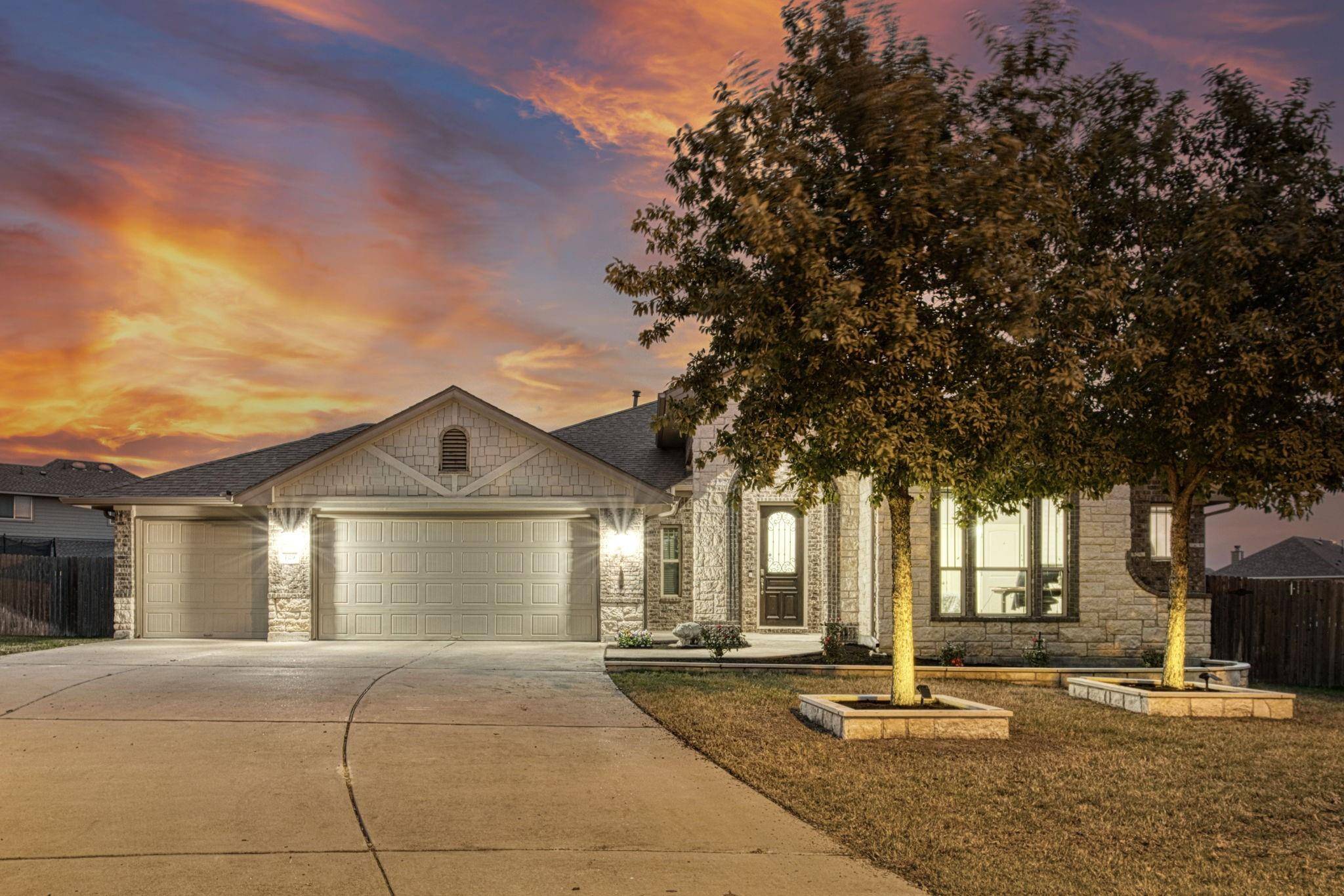 129 Limerick CV, Hutto, TX 78634