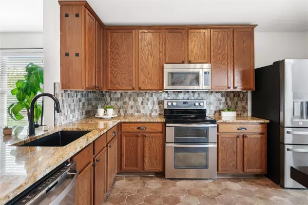 Leander, TX 78641,809 W South ST