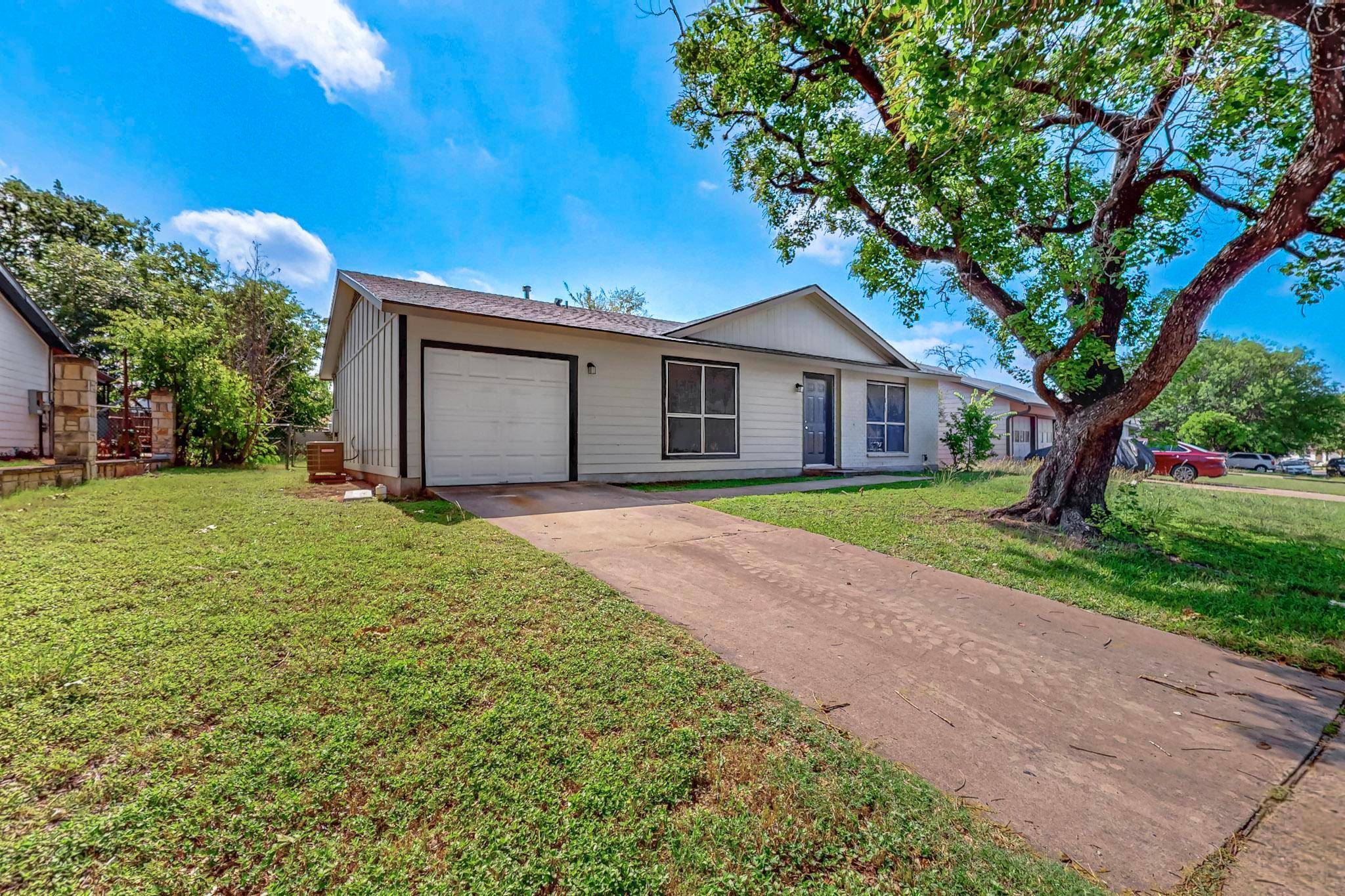 2202 Dove Springs DR, Austin, TX 78744