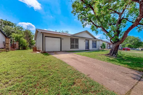 2202 Dove Springs DR, Austin, TX 78744