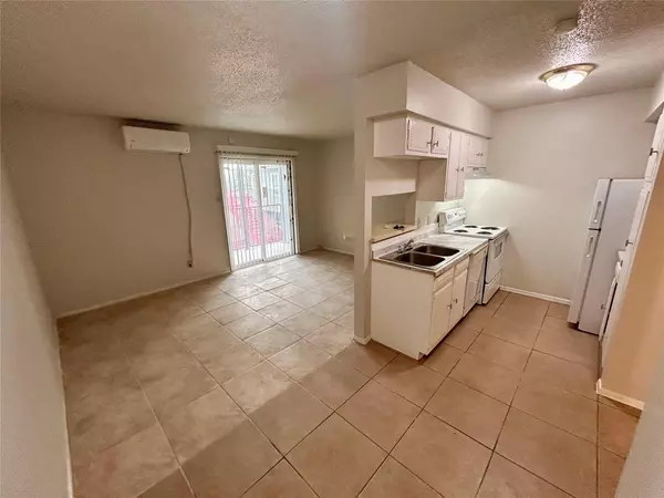 901 E 40th ST #305, Austin, TX 78751