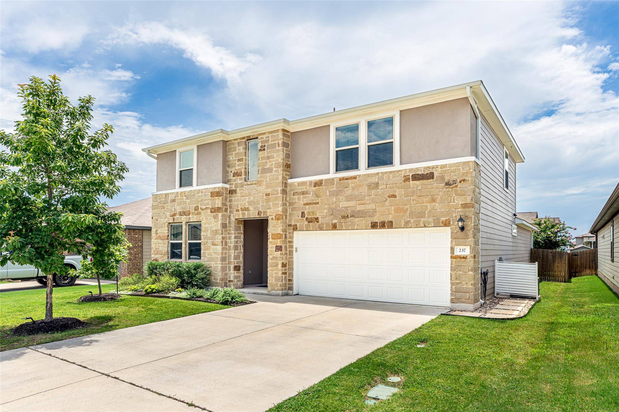 237 Magna LN, Liberty Hill, TX 78642