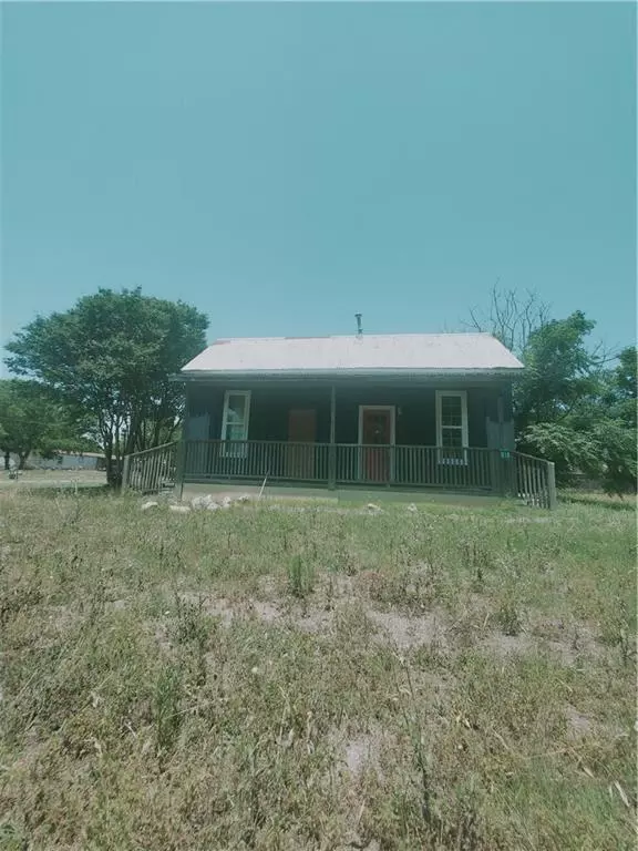 818 Hester ST, Lexington, TX 78947