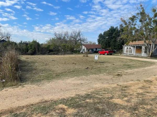 920 E Cameron (Highway 79) Ave #4, Rockdale, TX 76567