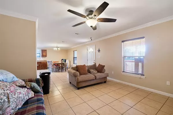 Smithville, TX 78957,300 Walker ST