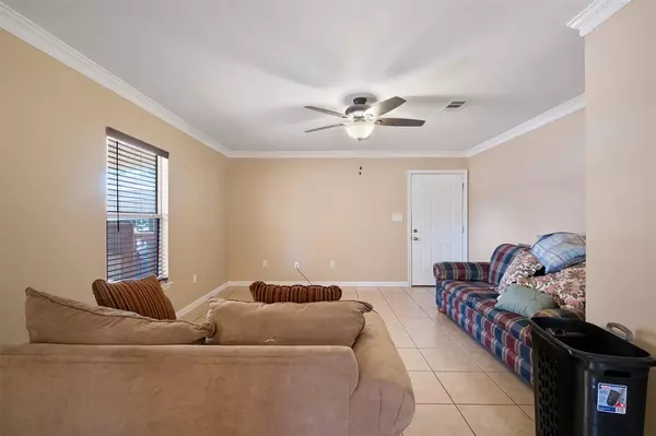 Smithville, TX 78957,300 Walker ST