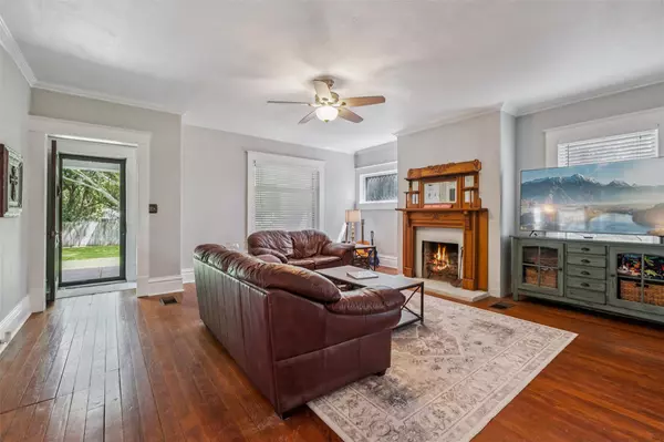 Gonzales, TX 78629,1004 Mitchell ST