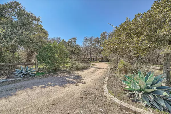 Dripping Springs, TX 78620,5256-5258 Bell Springs RD