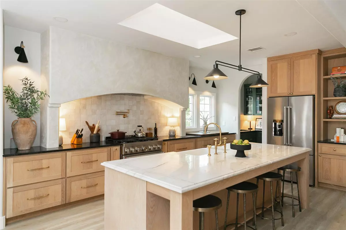 Dripping Springs, TX 78620,1209 Oak Meadow DR