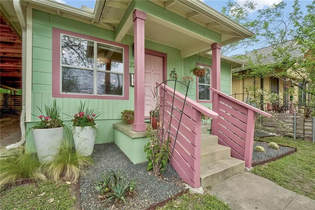 Austin, TX 78702,2212 E 18th ST