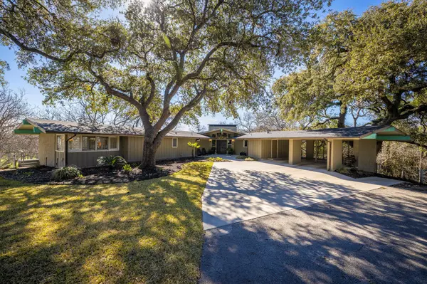 Seguin, TX 78155,206 S Heideke ST