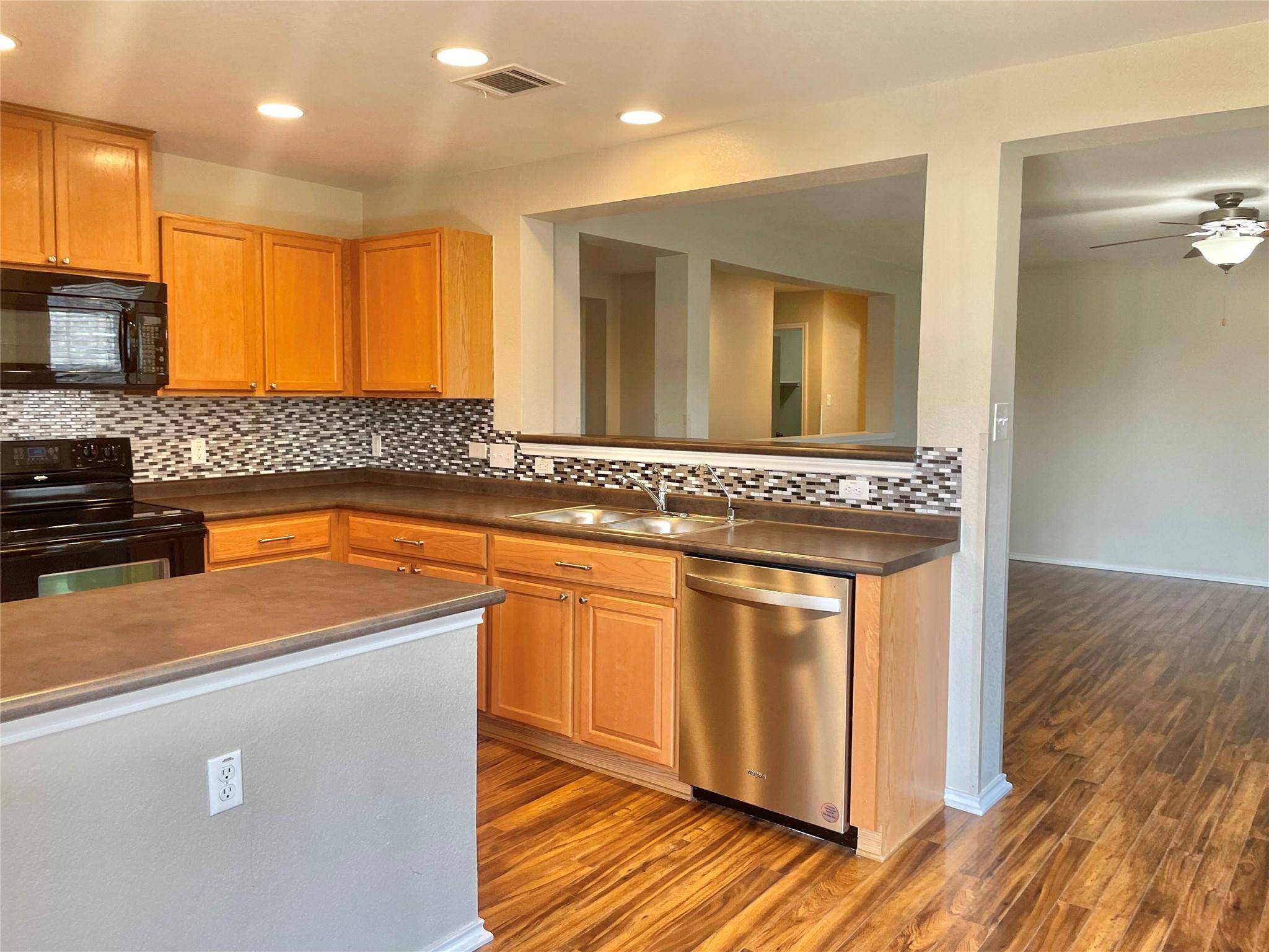 Cedar Park, TX 78613,306 Gold Star DR