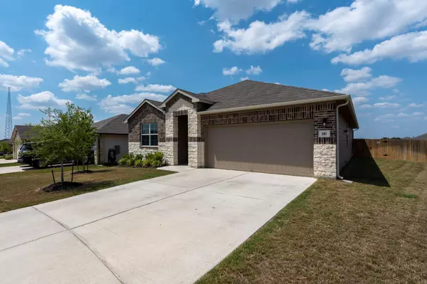 381 Evergreen Sumac LOOP, Kyle, TX 78640