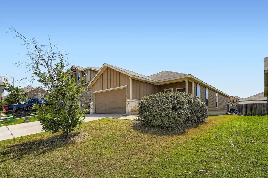 175 Eves Necklace DR, Buda, TX 78610