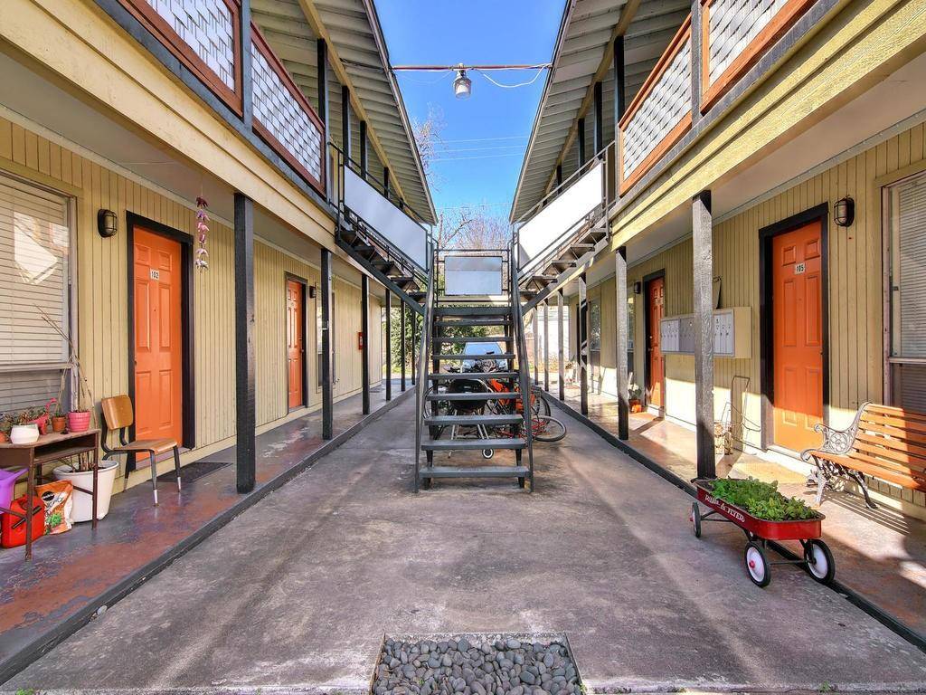 Austin, TX 78751,5012 Duval ST #204