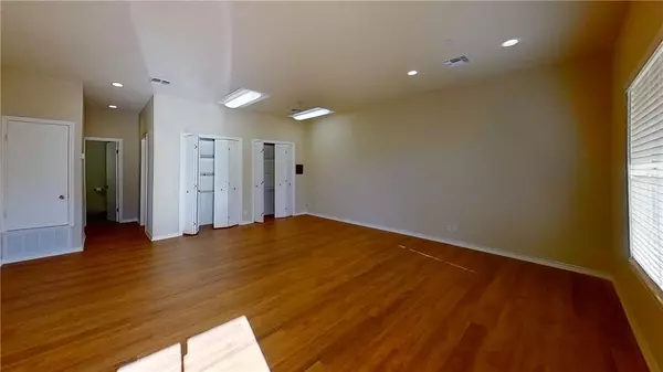 Georgetown, TX 78626,1915 S Austin Ave #110