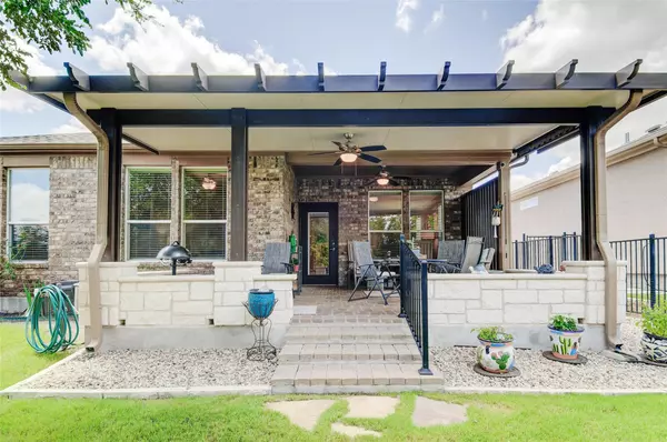 315 Bartlett Peak DR, Georgetown, TX 78633