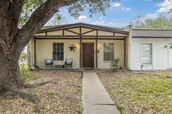 1720 Leona DR, College Station, TX 77840