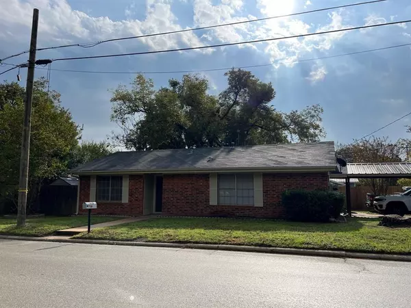 523 Murray Ave, Rockdale, TX 76567