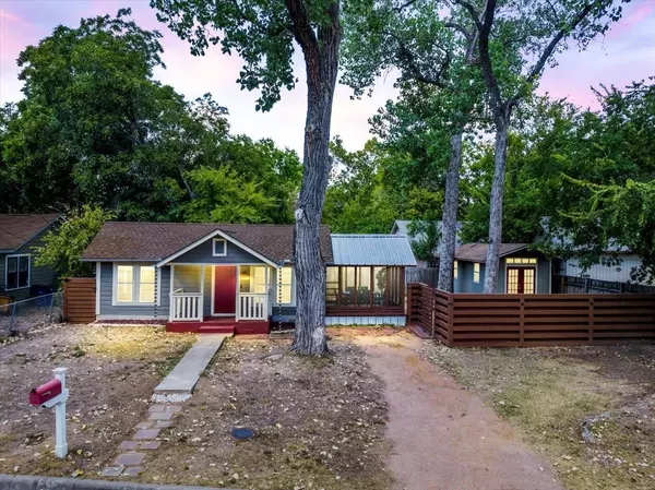 1102 1/2 Cherico ST,  Austin,  TX 78702