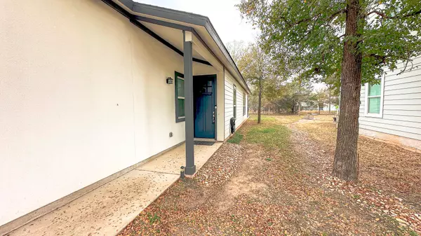 Bastrop, TX 78602,177 Mokulua LN