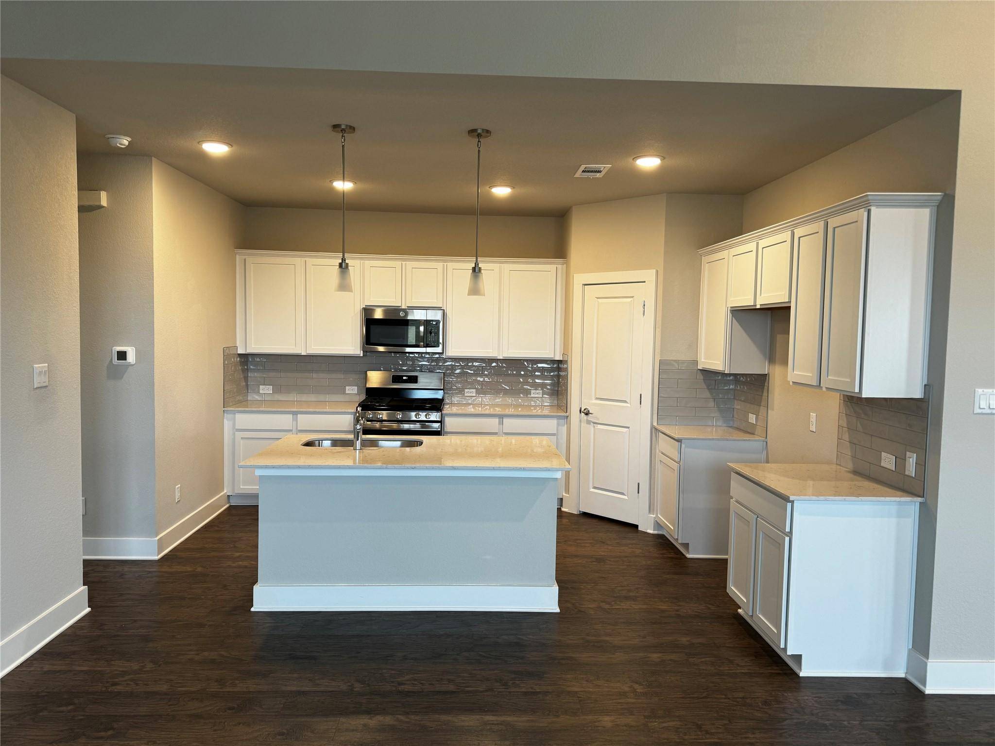 Kyle, TX 78640,201 Pinnacle LN #105