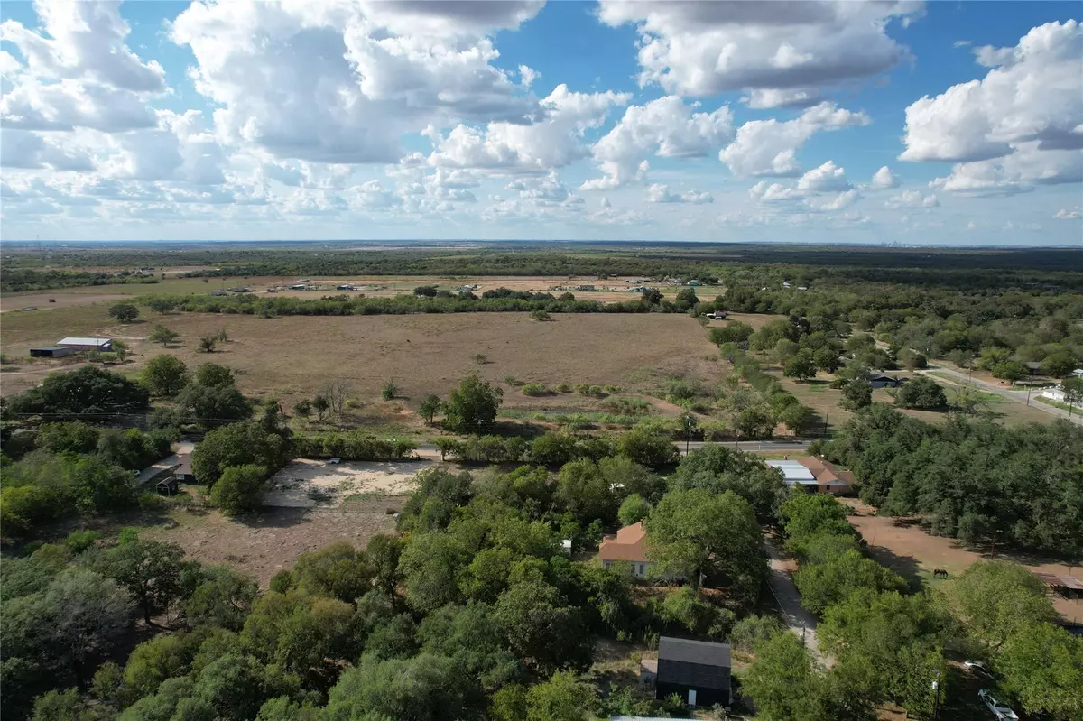 Dale, TX 78616,122 Sunrise ST