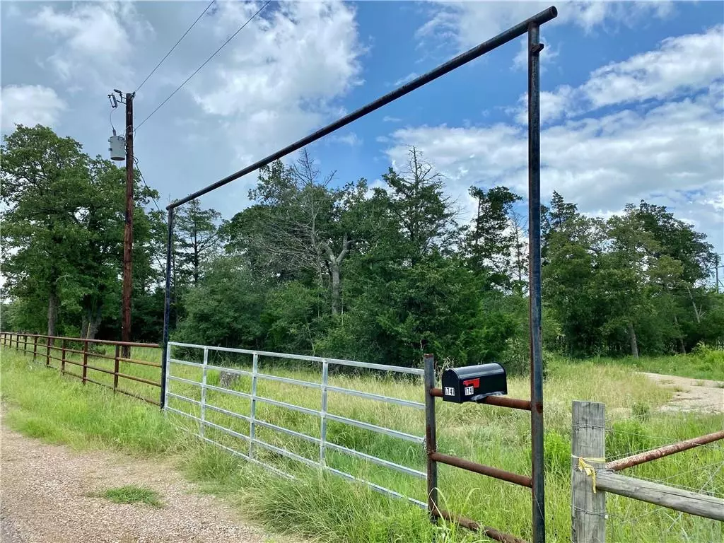 Ledbetter, TX 78946,1741 Lange RD