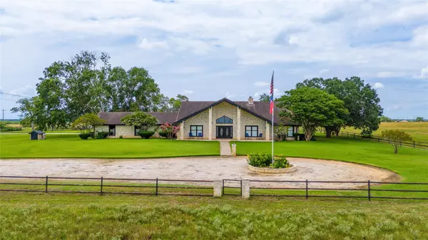 1460 E State Highway 87, Nixon, TX 78140