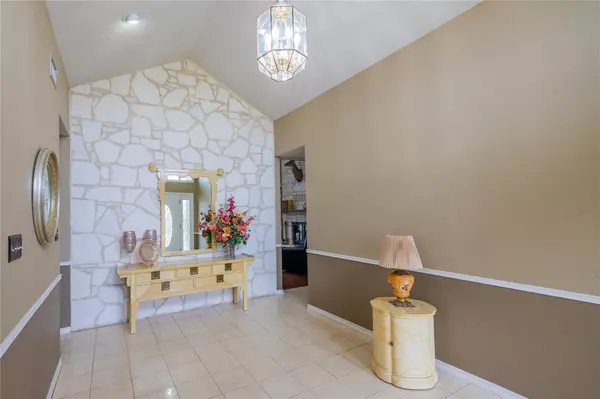 Nixon, TX 78140,1460 E State Highway 87