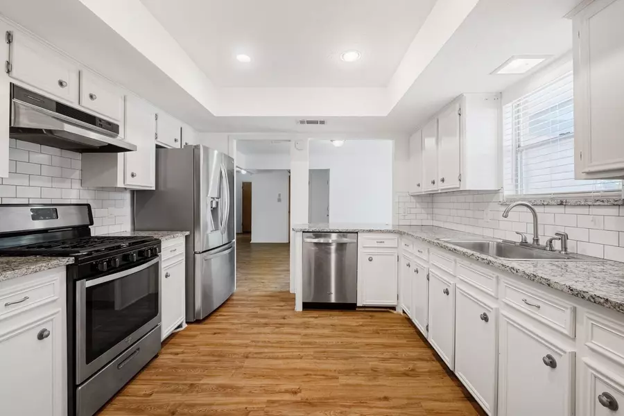 10604 School House LN, Austin, TX 78750