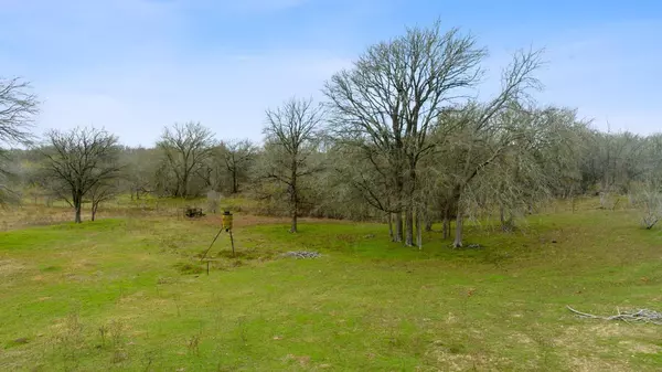 3466 Fm 671, Lockhart, TX 78648