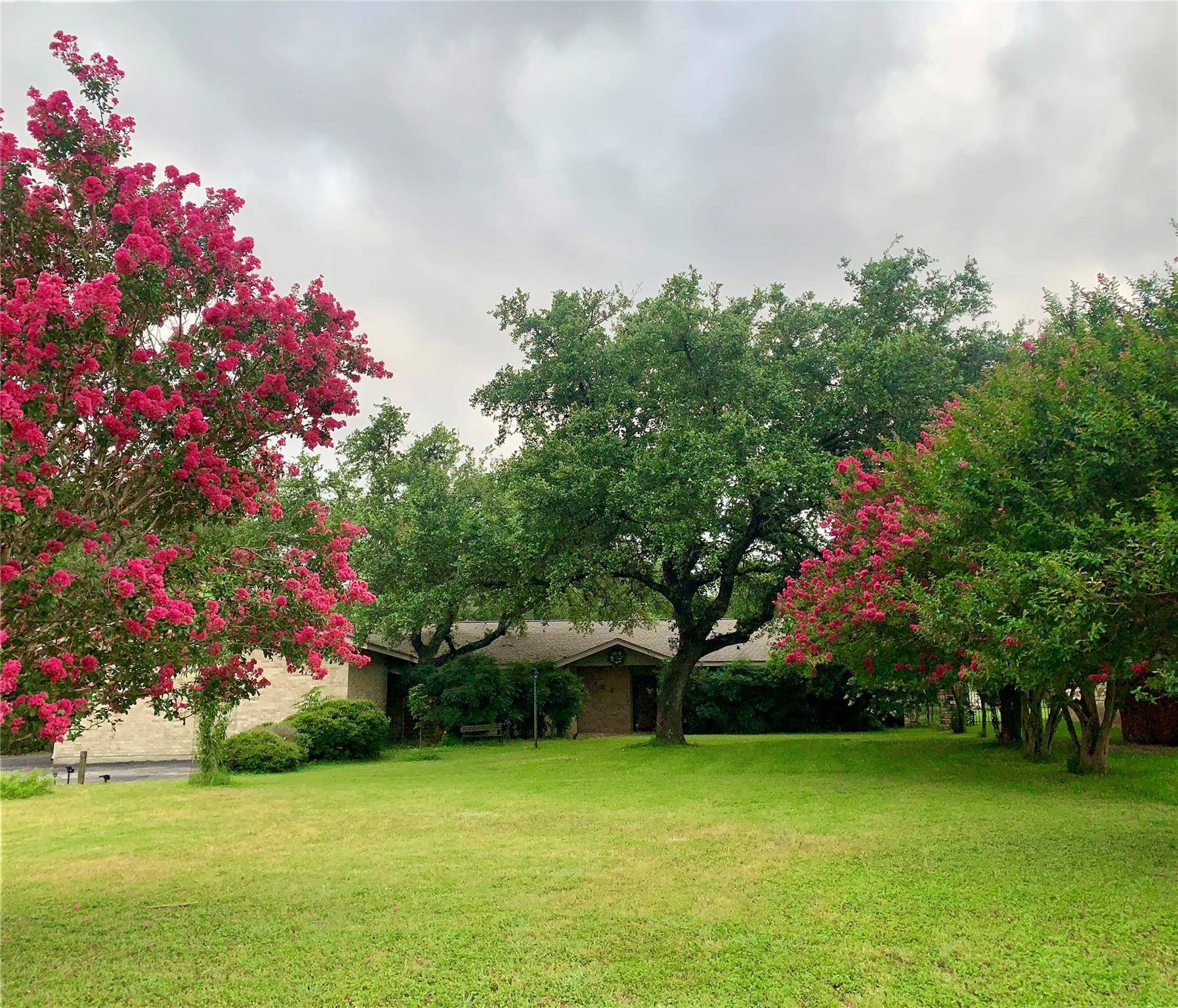 126 Lido ST, Lakeway, TX 78734