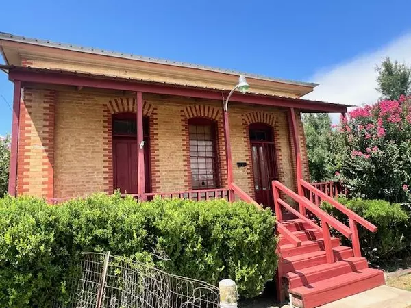 208 SW Texas ST, Rockdale, TX 76567
