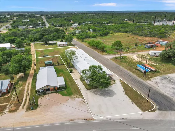 1209 Bessemer Ave, Llano, TX 78643