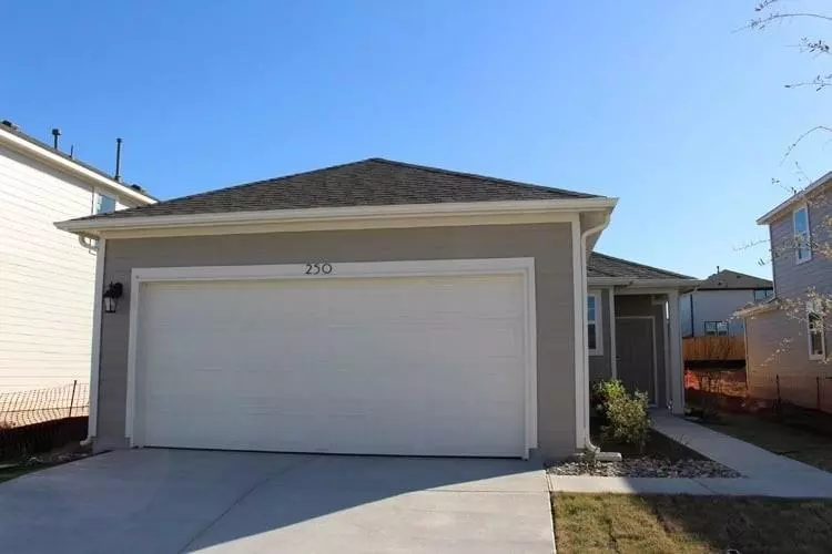 Elgin, TX 78621,250 Hidalgo LN